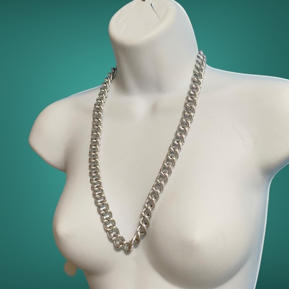 Textured Silver Tone Curb Chain Bulky Vintage Necklace - Picture 5 of 9